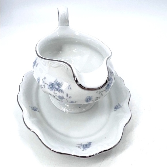 Vintage Johann Haviland Bavaria Blue Rose Gravy Boat and Saucer Dish Germany - Picture 3 of 9